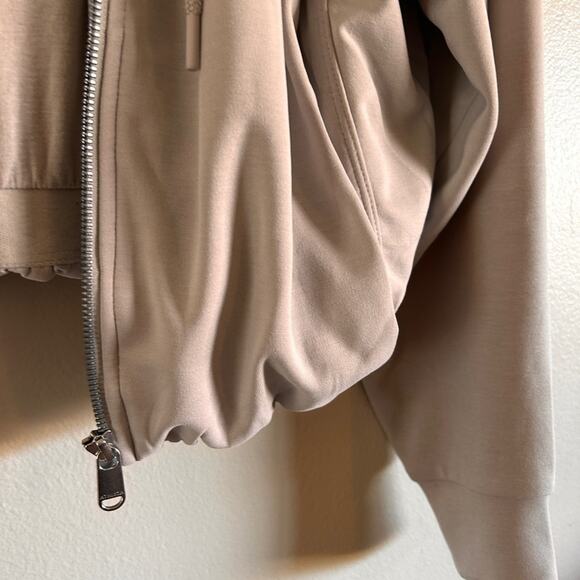 Athleta Seasoft Bubble Hem Full Zip – Cream – Size X-Small - Picture 4 of 9